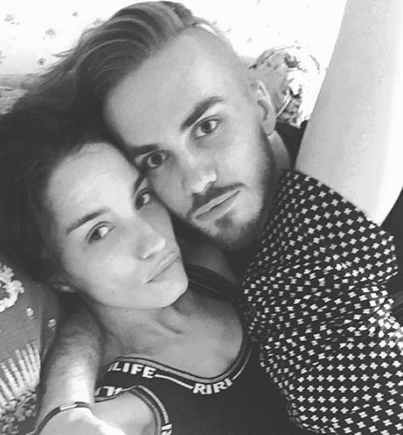 В своем микроблоге Дмитрий Клейман тоже поздравил жену: «С днем рождения, любимая!»