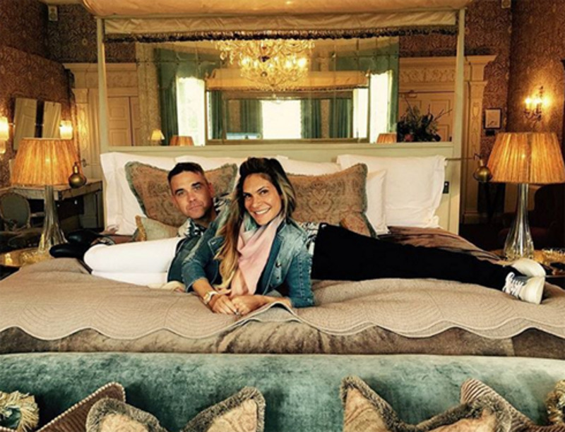 Робби Уильямс не перестает шутить над своей женой Айдой Филд