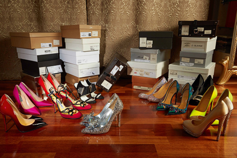 Хозяйка предпочитает вечернюю классику, туфли на каблуке. Некоторые из них сделаны на заказ