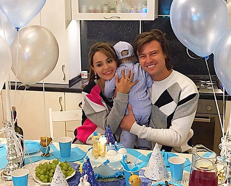 Анна Калашникова и Прохор Шаляпин отмечают один годик Даниила