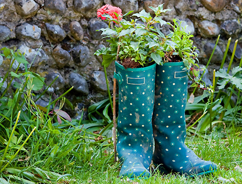 История галош: прошлое и настоящее резиновой обуви