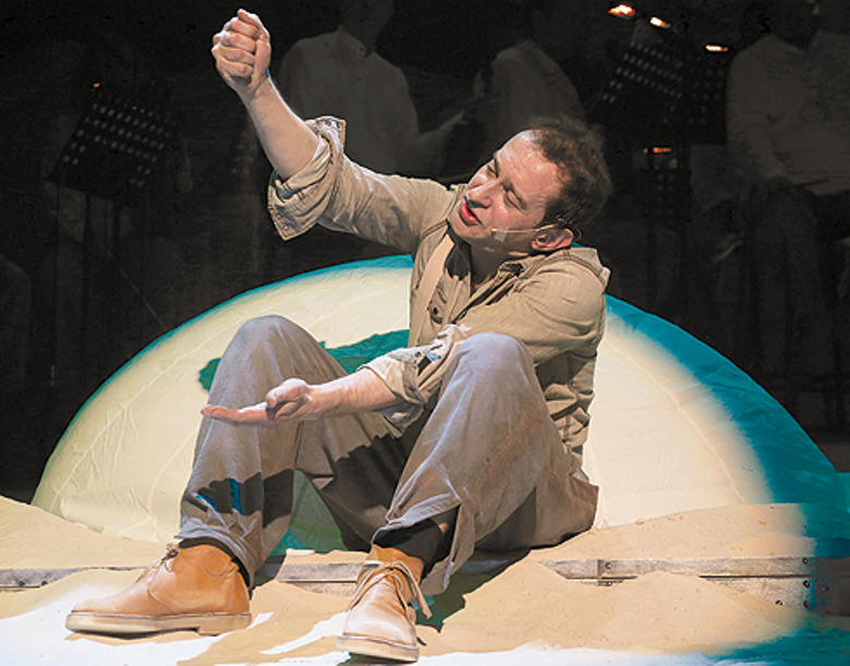 Константин Хабенский в новом спектакле