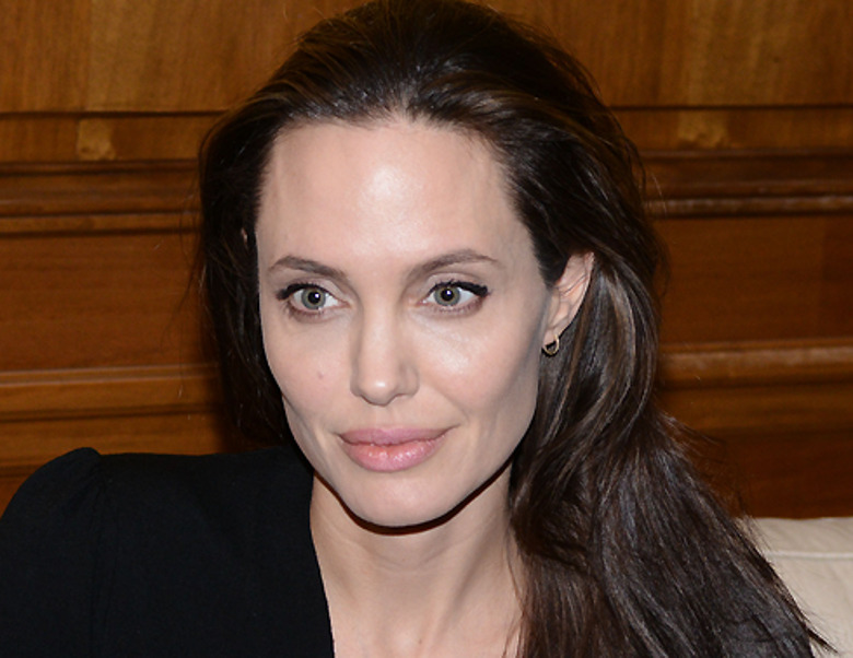 Анджелина Джоли