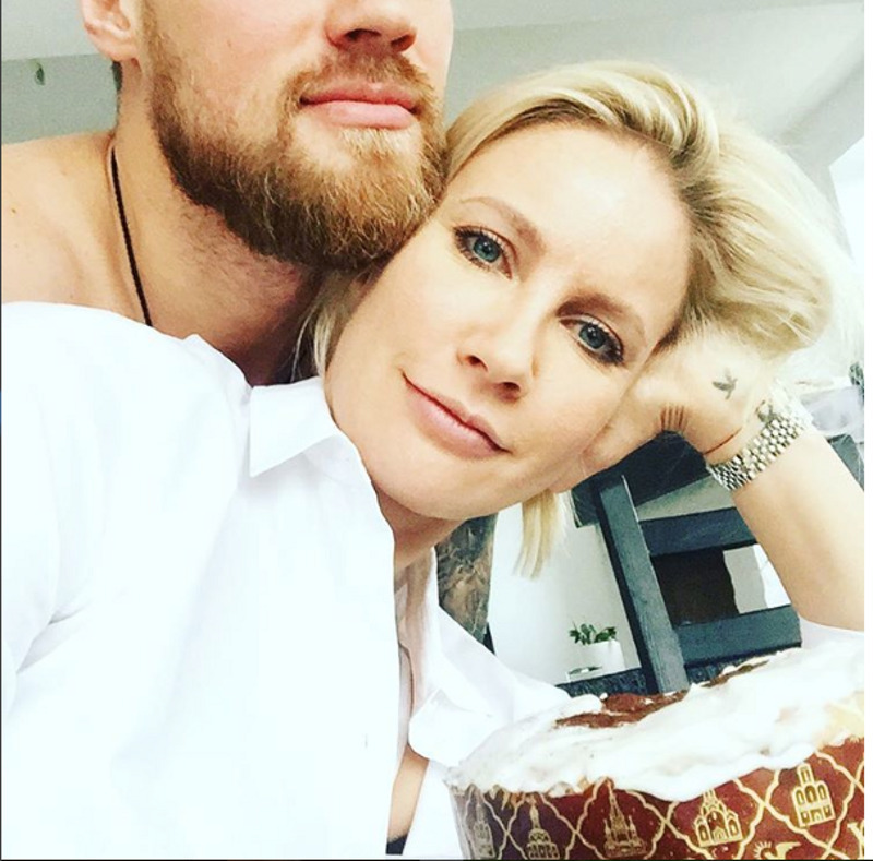 Телеведущая со своим возлюбленным