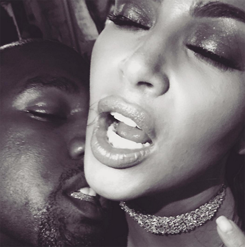 Ким Кардашьян и Канье Уэст не скрывают чувств друг к другу