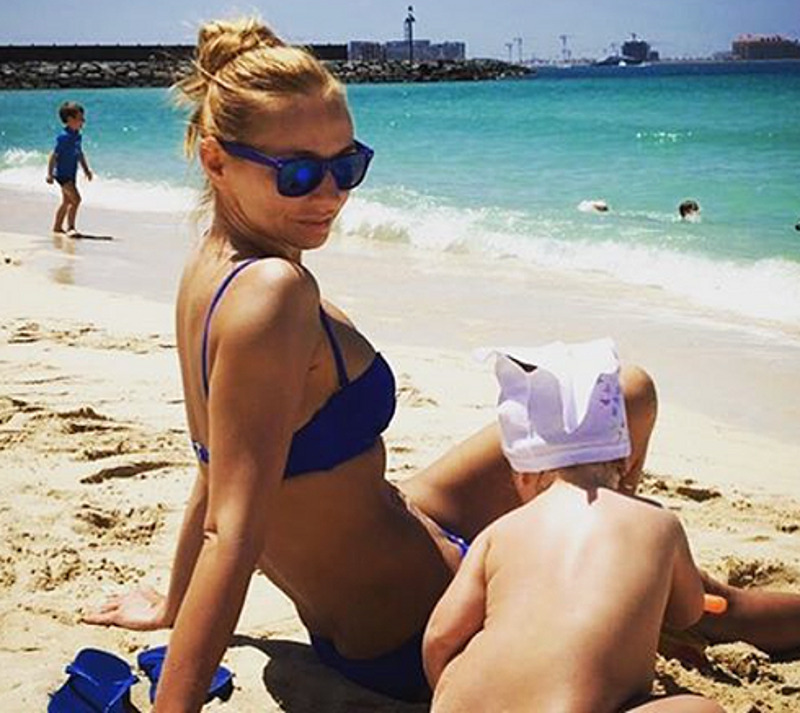 Татьяна проводит много времени с маленькой дочкой