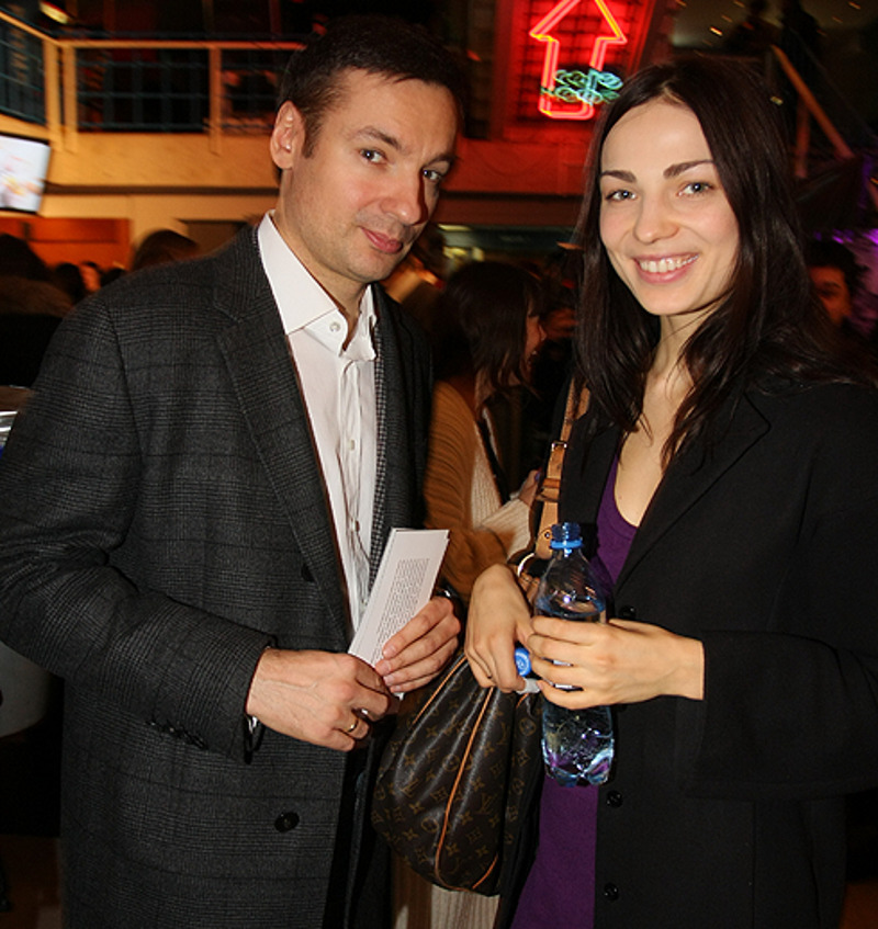 Павел Санаев очень долго искал вторую половинку. С супругой Аленой