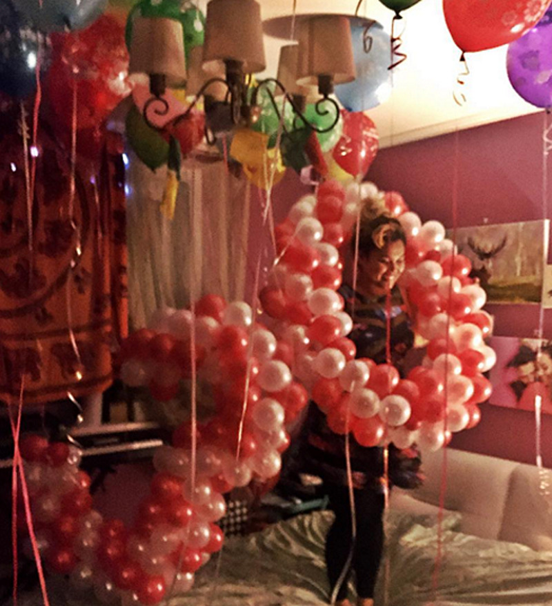 Утренний сюрприз от жениха Корнелии Манго