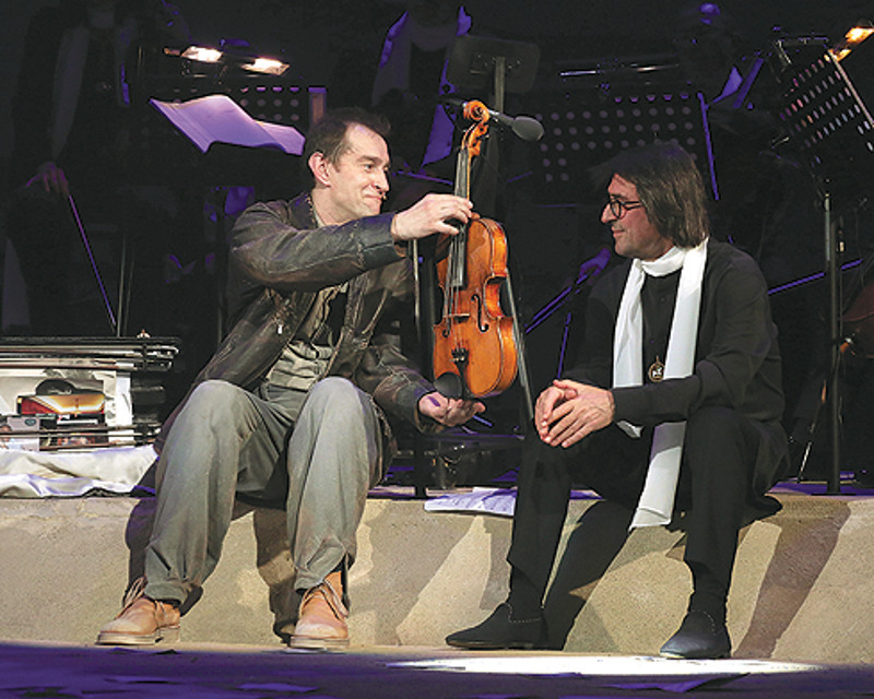 Юрий Башмет не только выступил как дирижер камерного ансамбля «Солисты Москвы», но и сыграл с Хабенским
