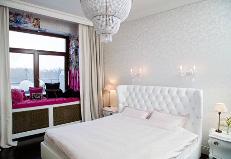 Кровать Диана Ходаковская не застилает из принципиальных соображений: по ее словам, это добавляет интимности