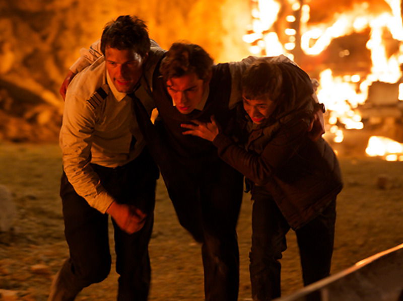 Перед началом съемок Владимир Машков, Данила Козловский и Агне Грудите прошли обучение на авиатренажере