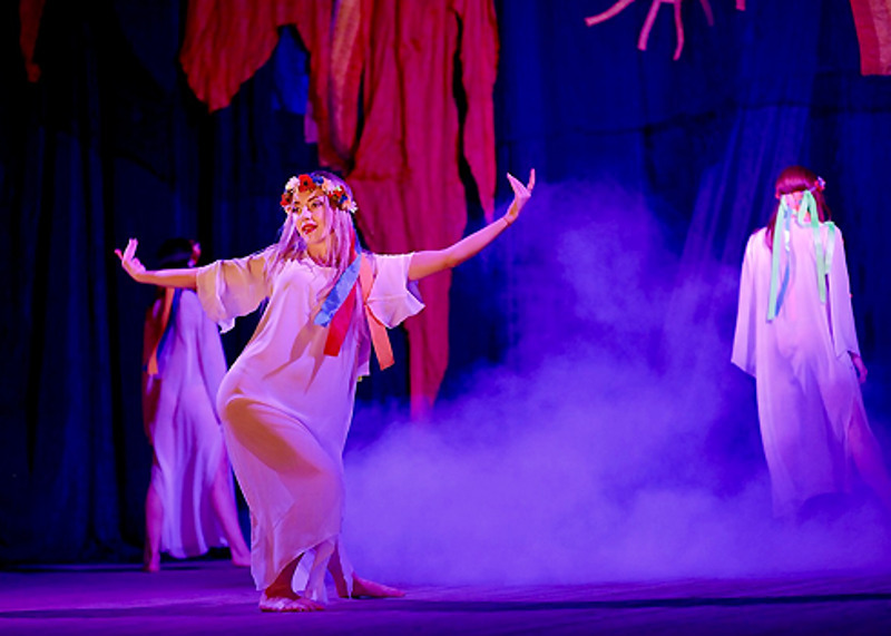 По словам Алексея, остальные артисты спектакля, к счастью, ехали в другой машине, и никто из них не пострадал