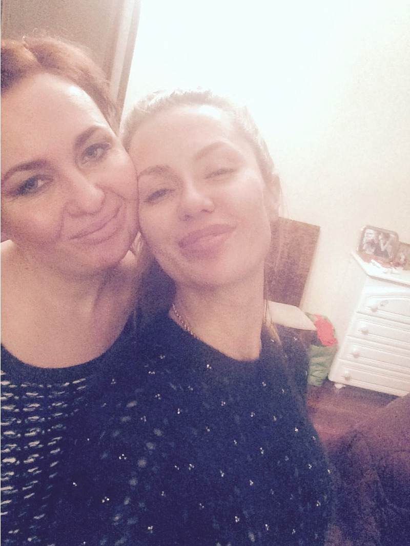 В последнее время отношения сестер испортились