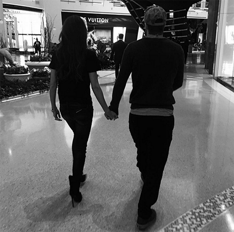 Бруклин Бекхэм опубликовал снимок своих родителей