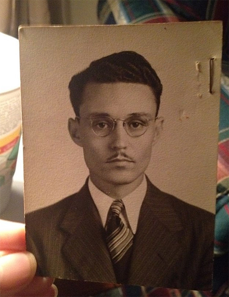 Этот человек очень похож на Джонни Деппа