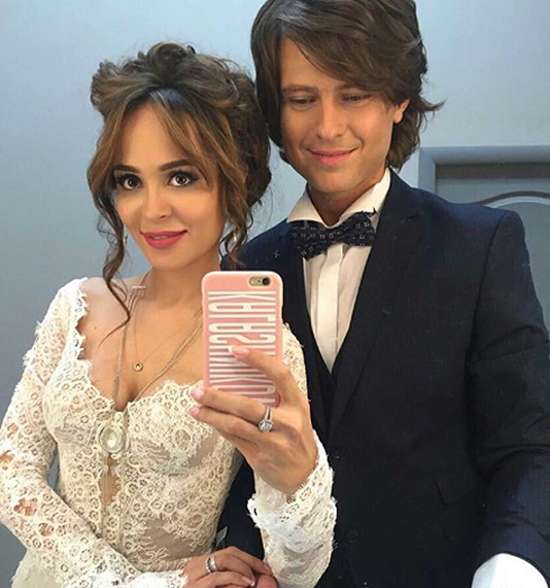 Анна Калашникова и Прохор Шаляпин переносят свадьбу