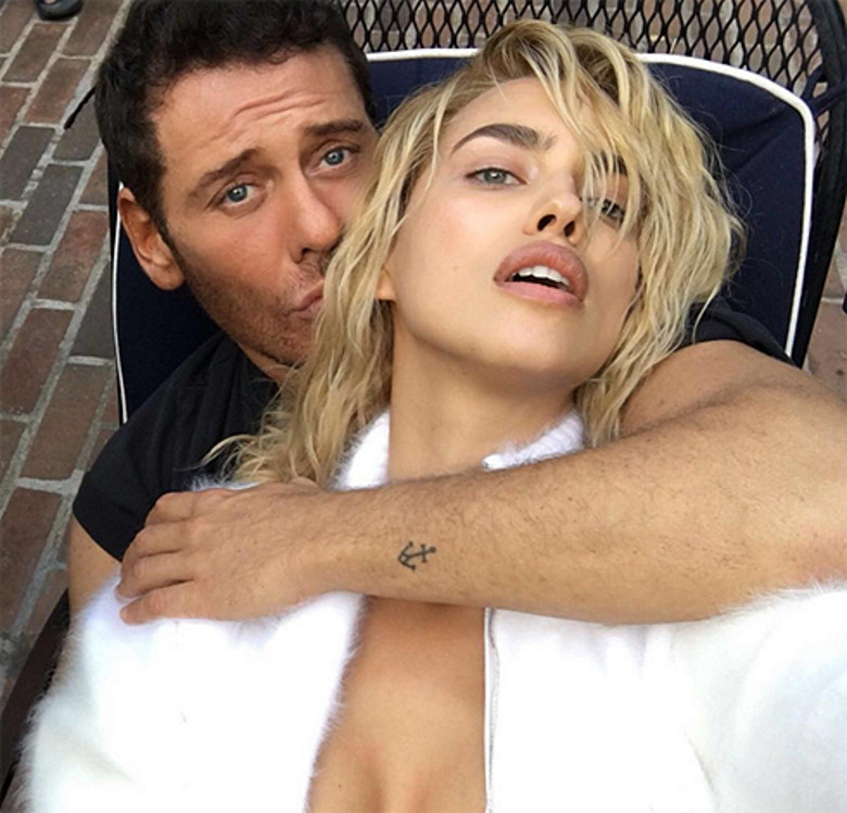 Ирина Шейк на день стала блондинкой