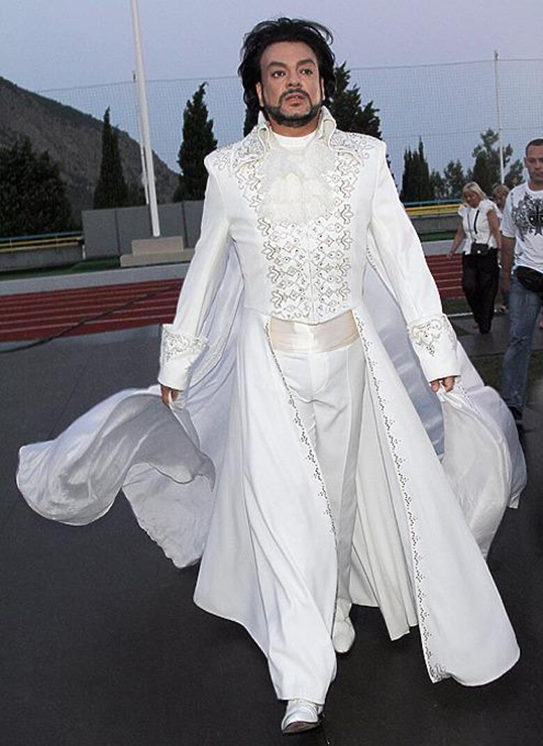 Филипп Киркоров пока не комментирует слухи о внебрачной дочери