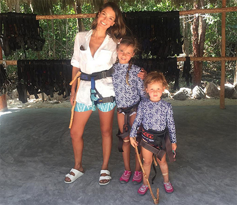 Джессика Альба с детьми