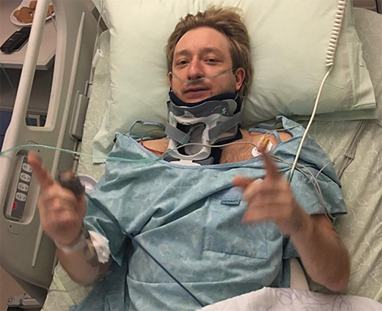 Евгению Плющенко провели операцию