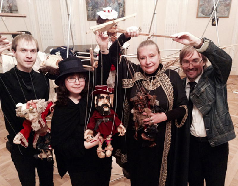 В репертуаре кукольного театра Евгении Голубевой - не только детские сказки, но и серьезные постановки. Например, «Отелло»