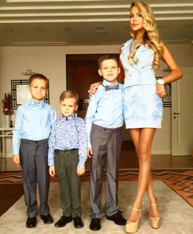 Мария Погребняк с детьми