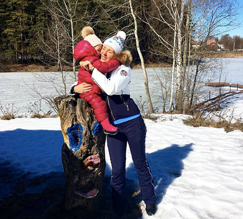 Спортсменка наслаждается семейным счастьем