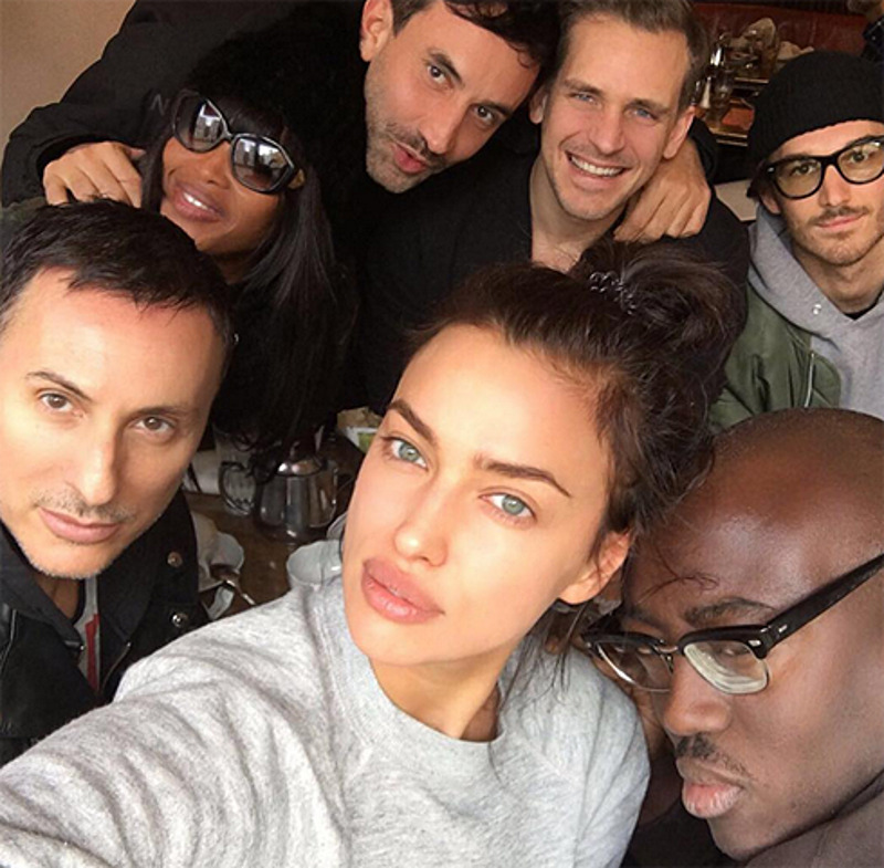 Ирина Шейк вернула себе привычный цвет волос