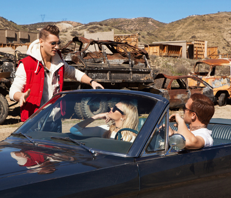 Воробьев-режиссер остался верен себе - он снова снял маленькое кино. В клипе всё в лучших традициях Голливуда: погони, стрельба и, конечно же, любовь