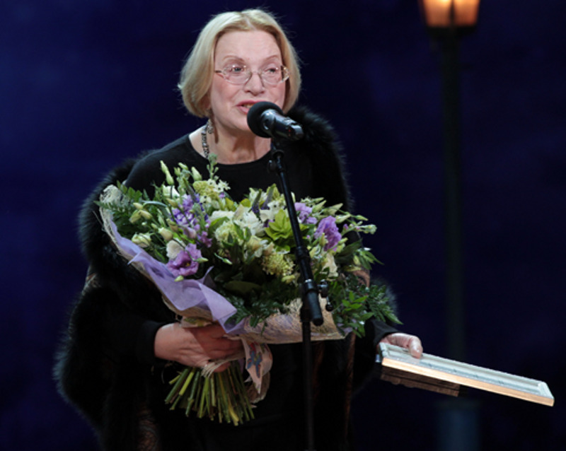 Самая известная родственница Петра – его бабушка, актриса Людмила Максакова