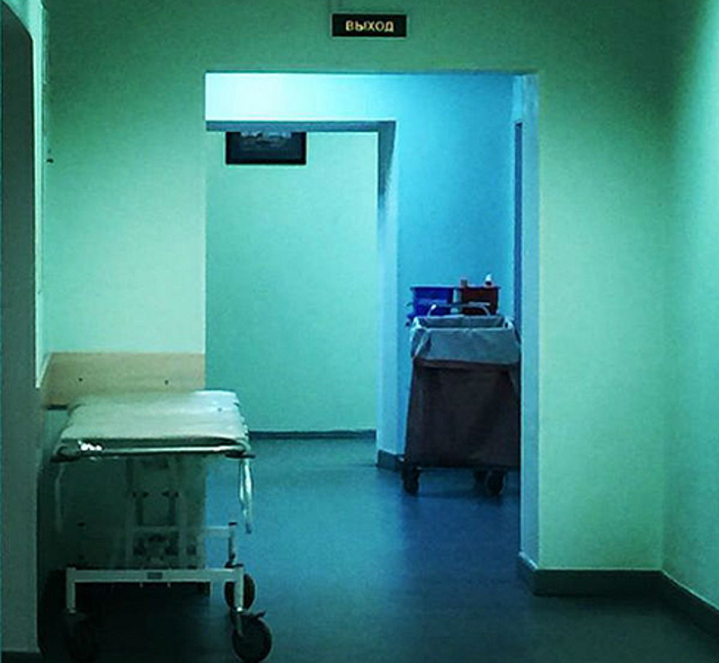 Этот снимок из больницы артистка почему-то удалила