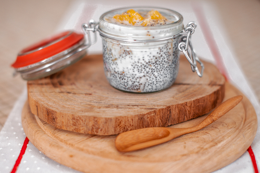 Полезный десерт из семян чиа и фруктов