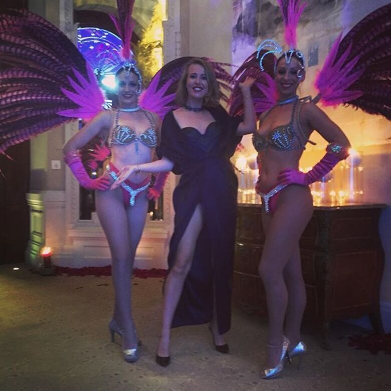 Ксения Собчак никогда не боялась демонстрировать пикантные части тела