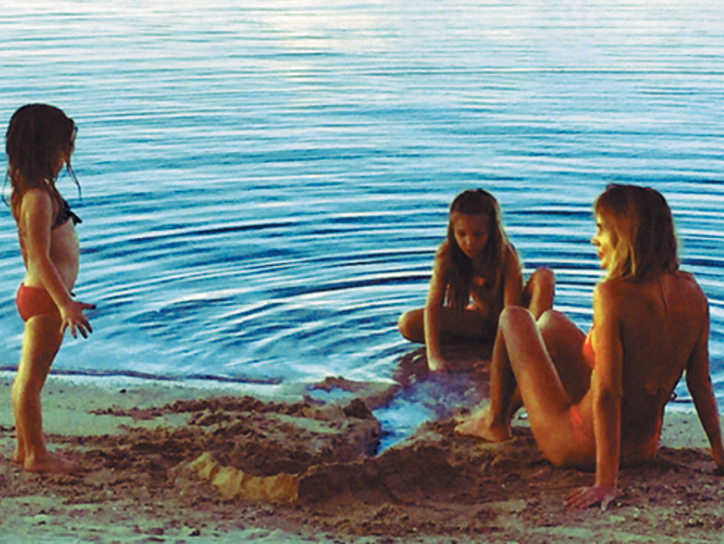 Глюк’oZa с дочерьми