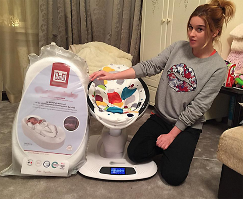 Ксения Бородина показала чудо-люльку, которая укачивает ее дочь