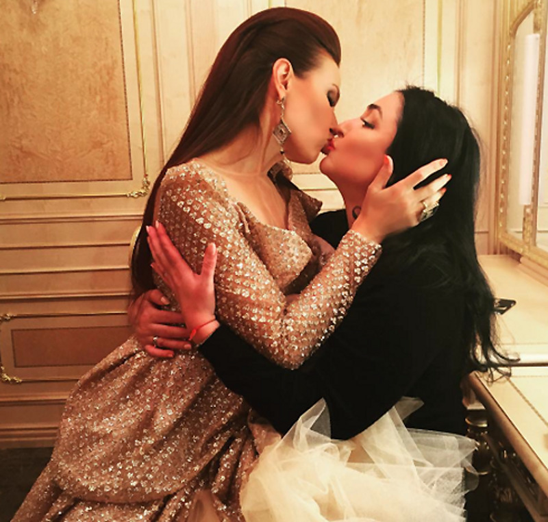 Этот снимок шокировал поклонников артисток