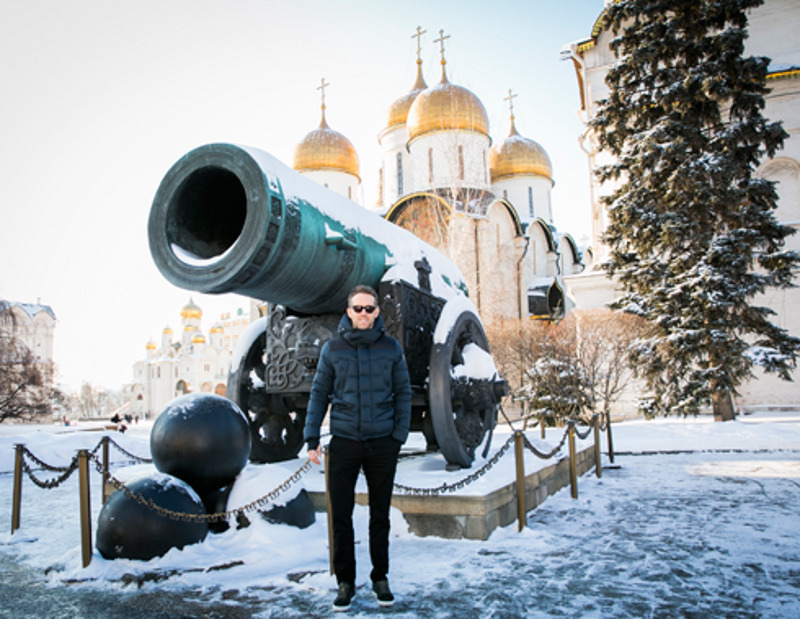 «Я подозреваю, 400 лет назад парни купили эту штуковину по той же причине, по которой сейчас покупают сверхбыстрые машины», — пошутил Райан в подписи к фото с Царь-пушкой