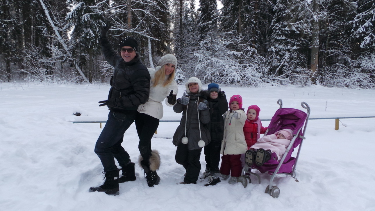 У певца большая семья, поэтому к празднику нужно готовиться заранее
