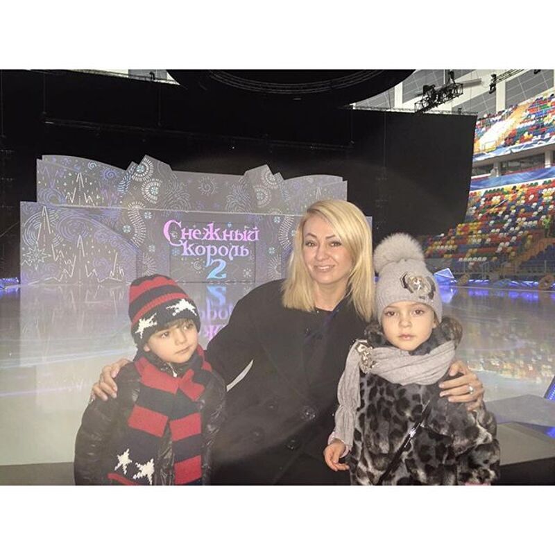 Яна Рудковская вывела детей Киркорова в свет