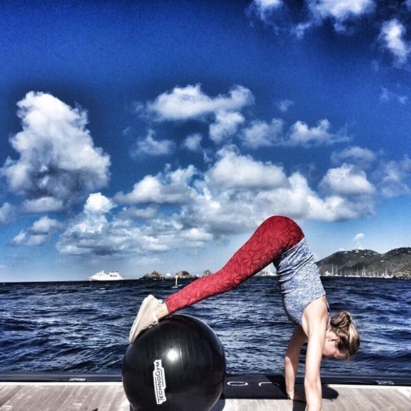 Ксюша Собчак показала состояние своих ягодиц