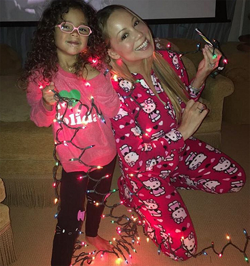 Мэрайя Кэри решила снова нарядить елку