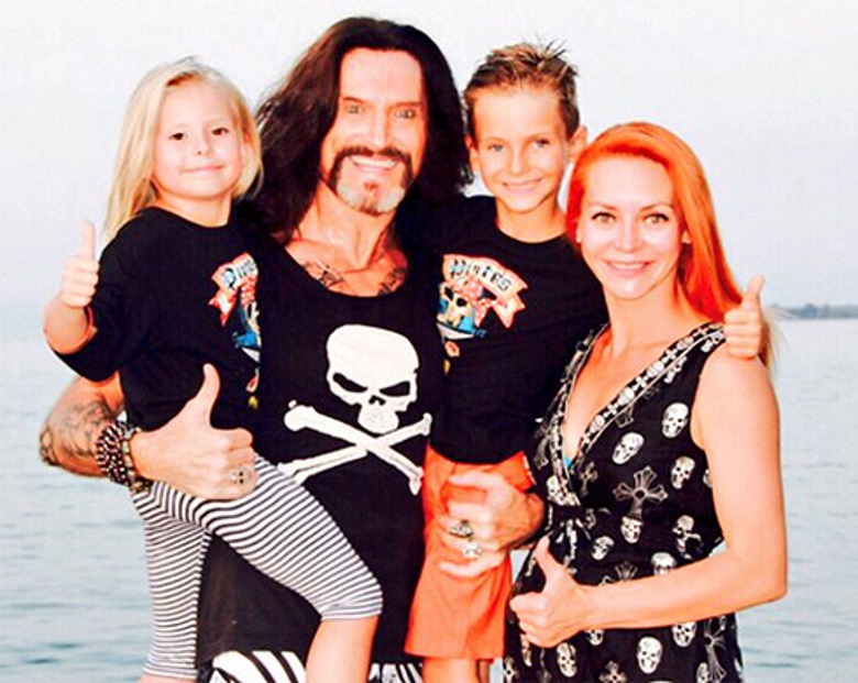 Никита Джигурда с семьей