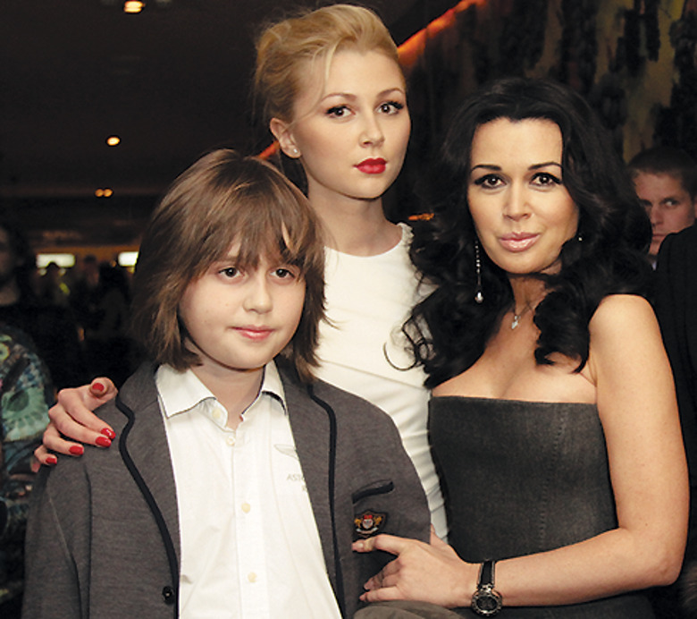 Анастасия Заворотнюк с детьми