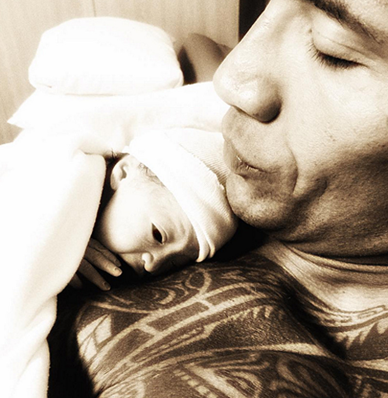 Дуэйн Джонсон показал дочку