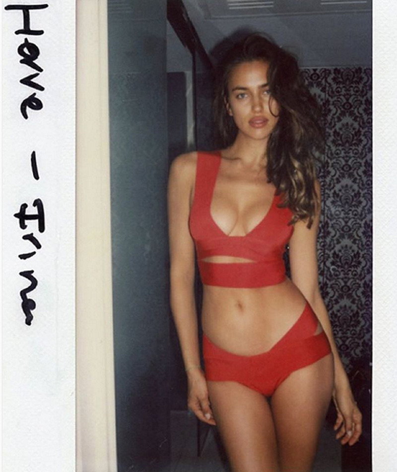 Ирина Шейк поделилась старым снимком в бикини