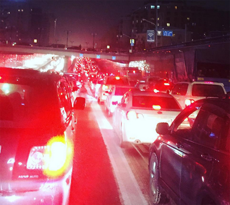 Пробка в Алма-Аты заставила понервничать Ксению Собчак