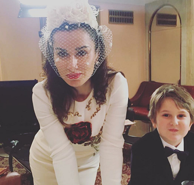 Вот этот образ Канделаки поклонники приняли за свадебный