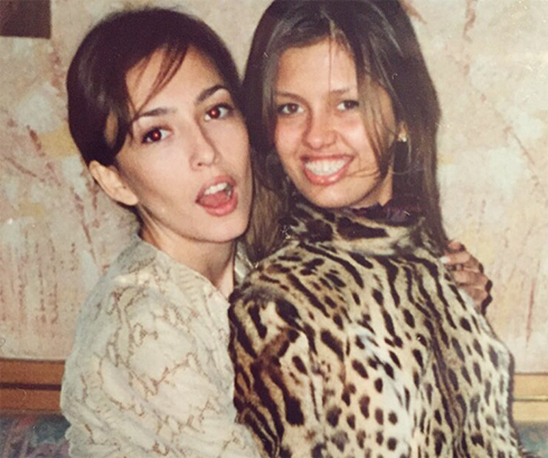 На этом снимке Виктория Боня позирует с брекетами