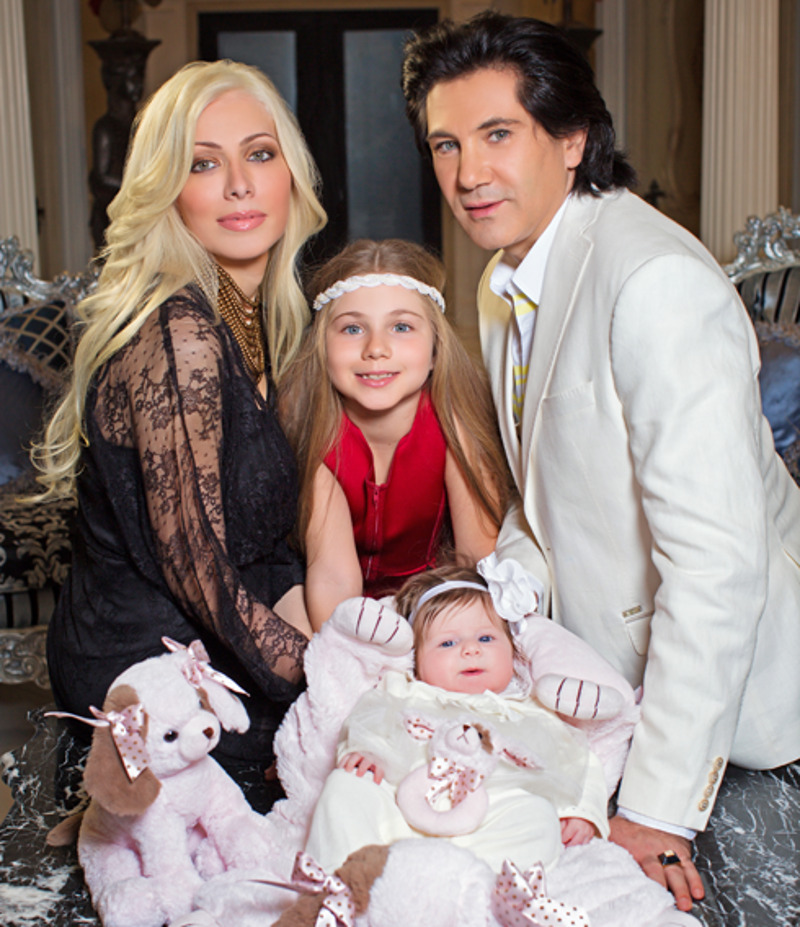 Авраам Руссо с семьей