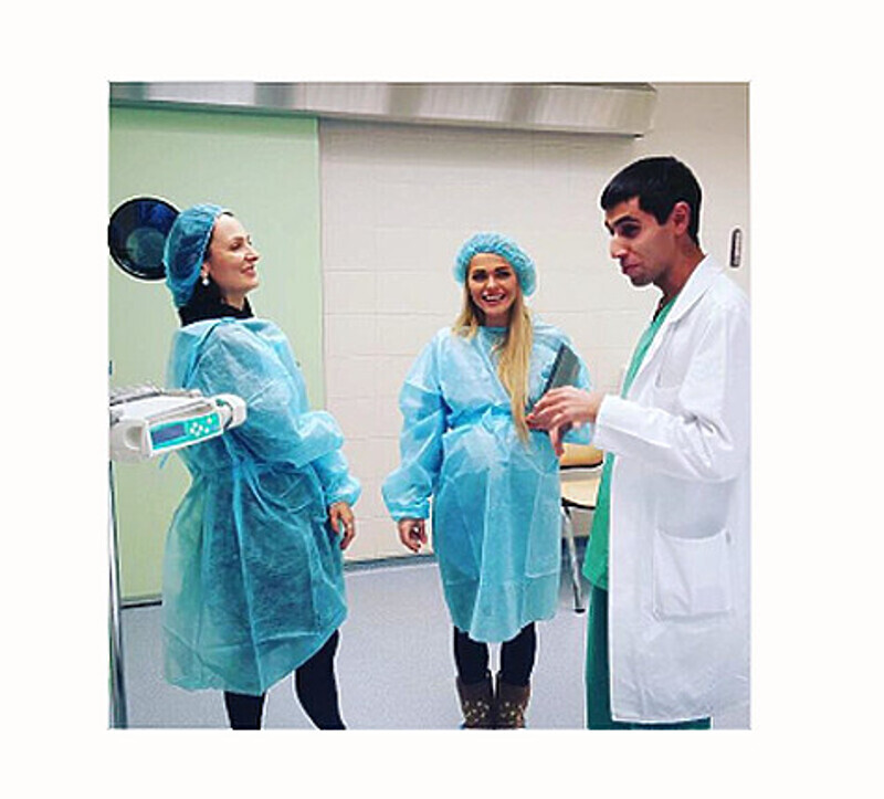 Анна Хилькевич съездила на экскурсию в свой роддом. Фото: Instagram.com/annakhilkevich.